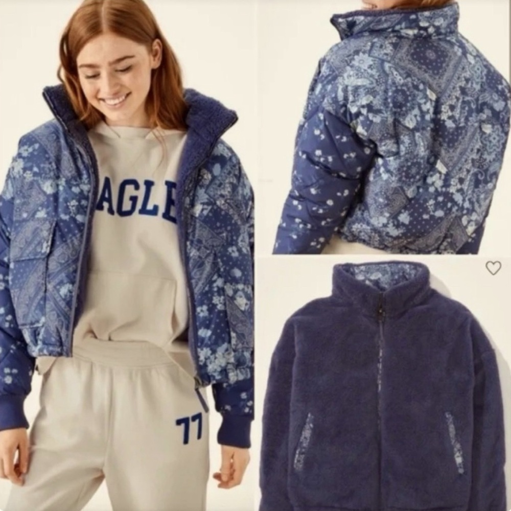 NWOT American Eagle Chill Blue Paisley Floral Reversible Puffer Jacket Size S